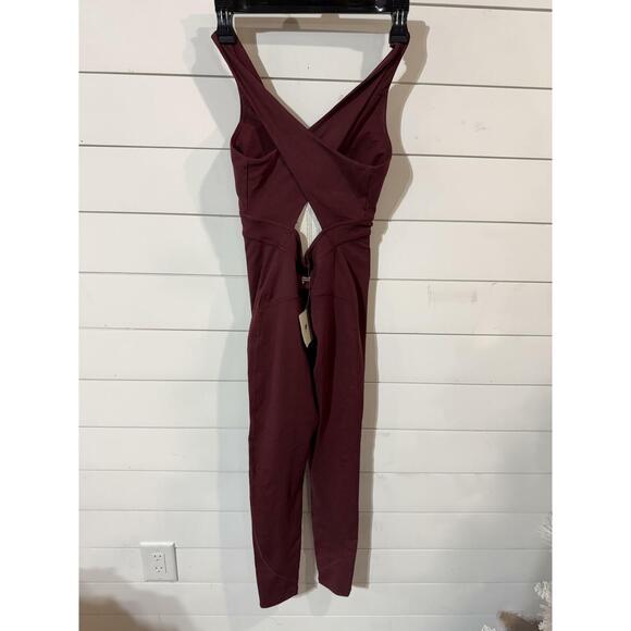 Fabletics Women's Maroon Twist Front Athletic Onesie XS - Picture 2 of 4